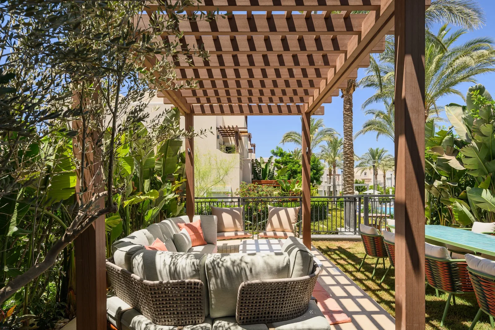 Casa Terrane — Pergola terrace in the garden